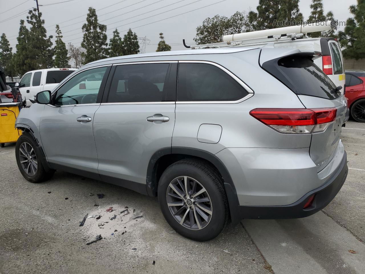 2019 Toyota Highlander Se Серебряный vin: 5TDKZRFH1KS566765