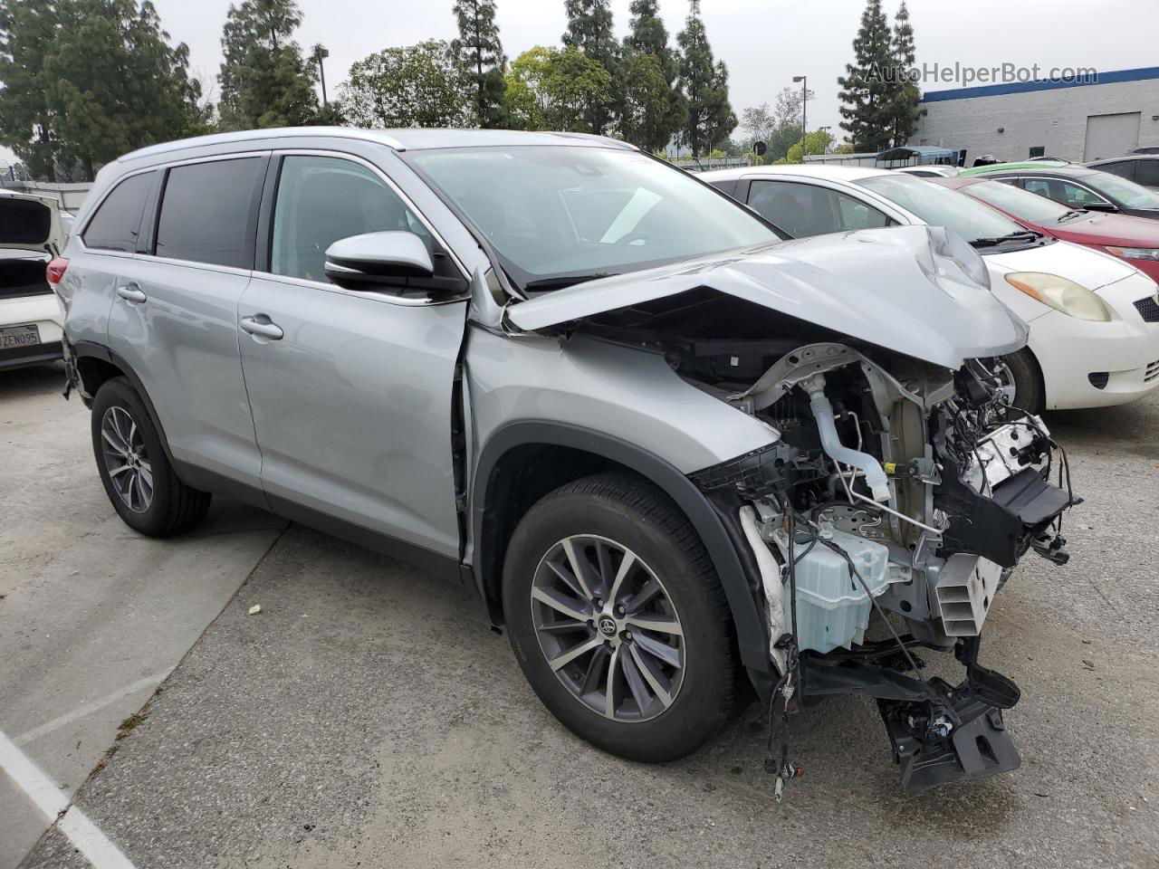 2019 Toyota Highlander Se Silver vin: 5TDKZRFH1KS566765