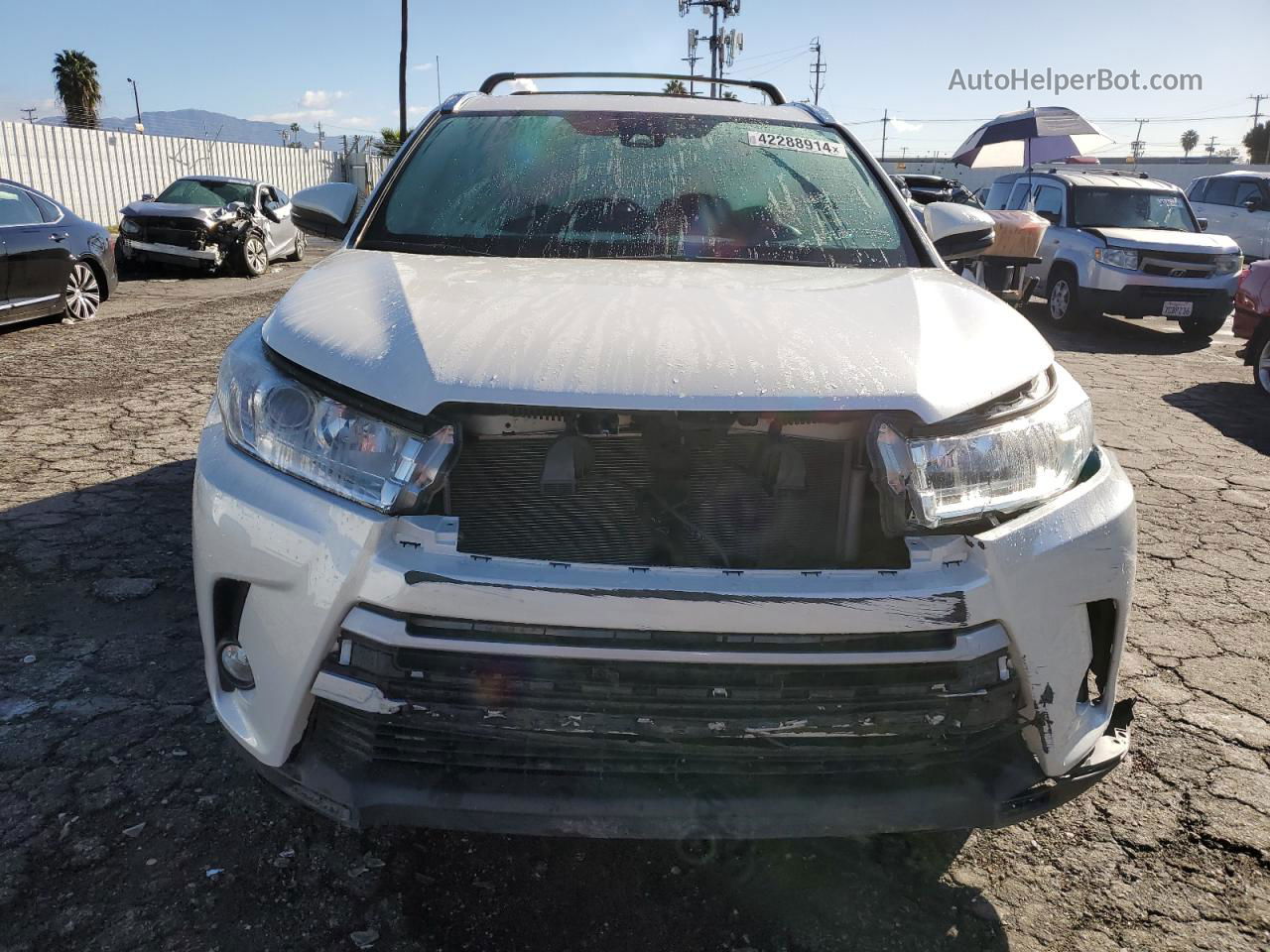 2019 Toyota Highlander Se White vin: 5TDKZRFH3KS554083