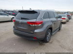 2019 Toyota Highlander Xle Gray vin: 5TDKZRFH6KS322979