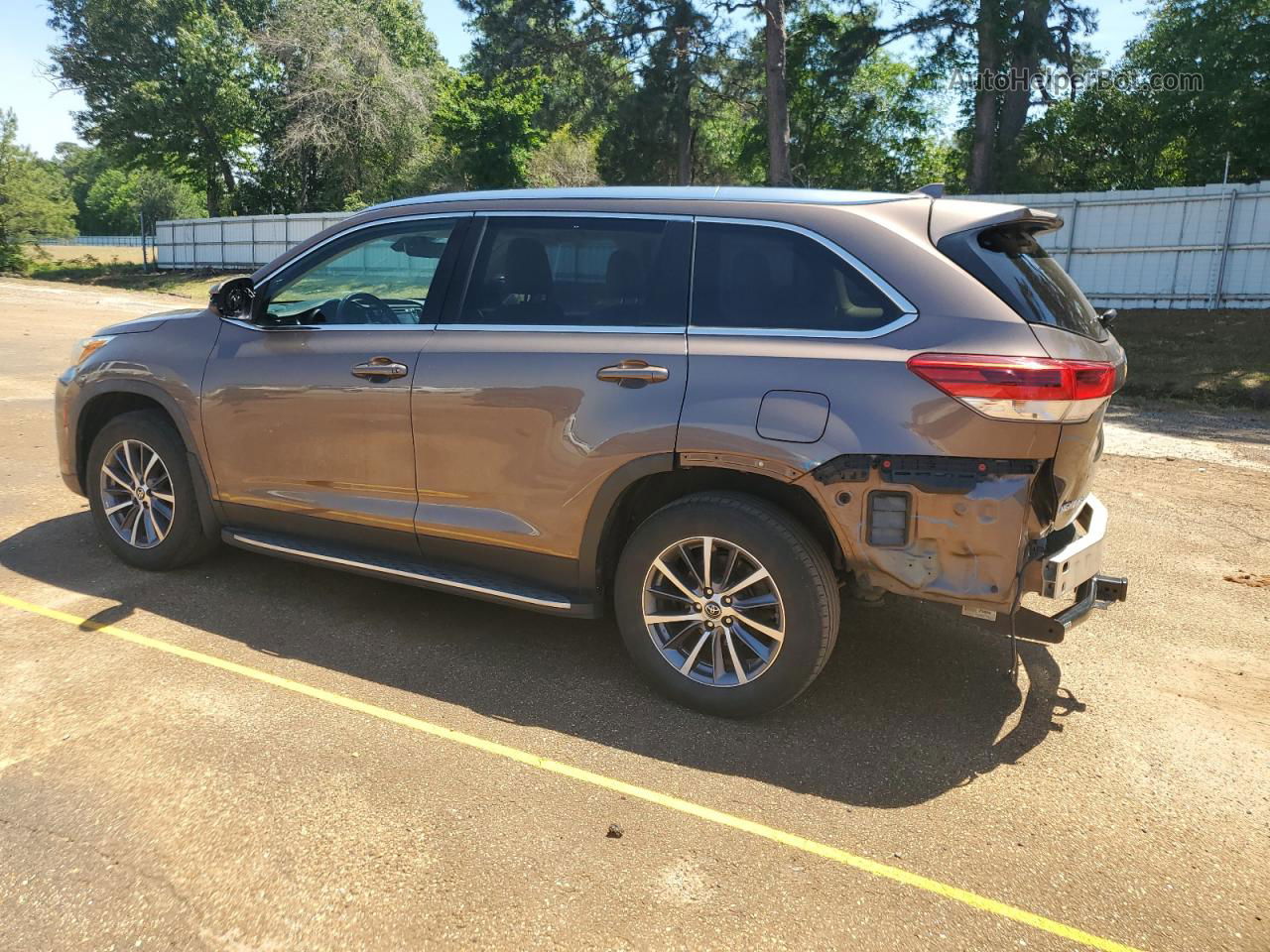 2019 Toyota Highlander Se Brown vin: 5TDKZRFH6KS331410