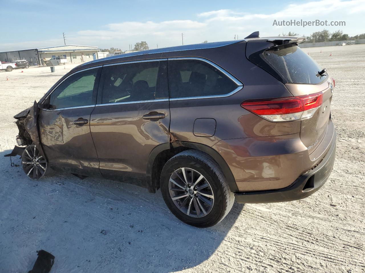 2019 Toyota Highlander Se Brown vin: 5TDKZRFH6KS340138