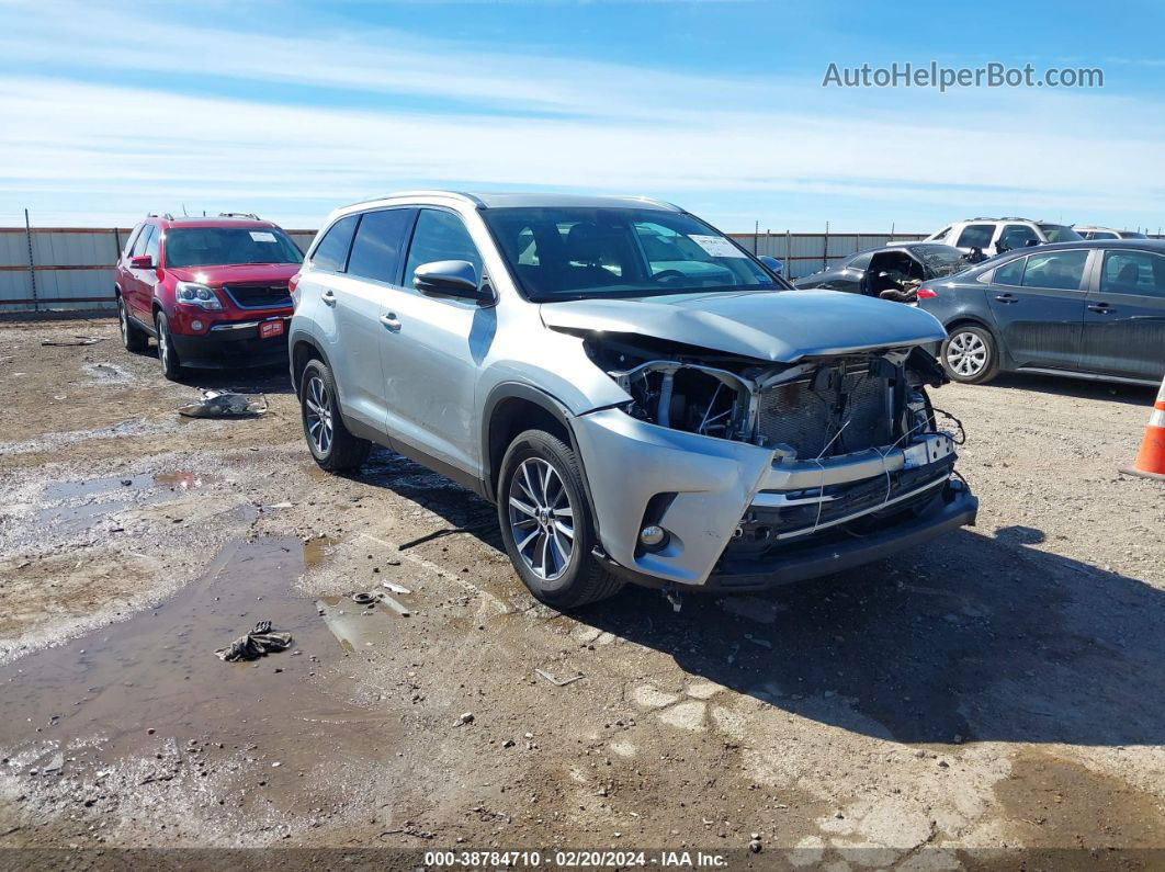 2019 Toyota Highlander Xle Silver vin: 5TDKZRFH7KS571078