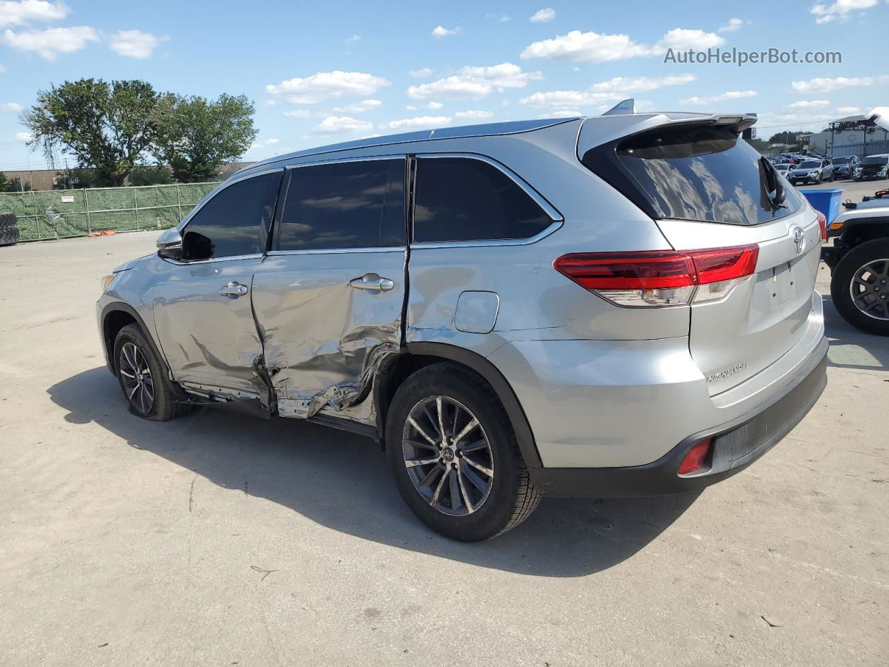 2019 Toyota Highlander Se Silver vin: 5TDKZRFHXKS328106