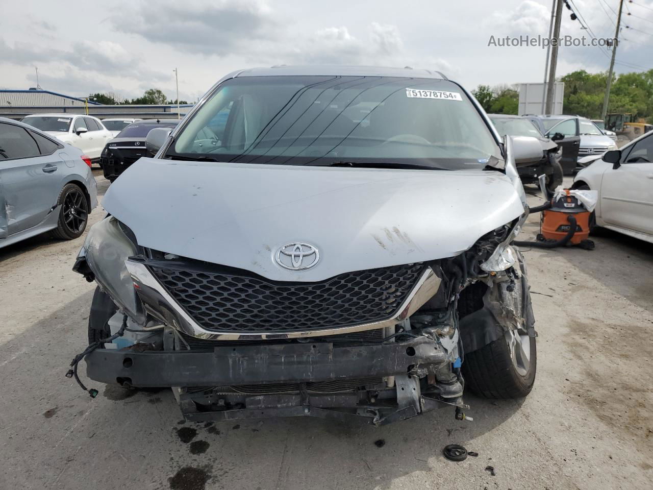 2014 Toyota Sienna Sport Серебряный vin: 5TDXK3DC4ES518843