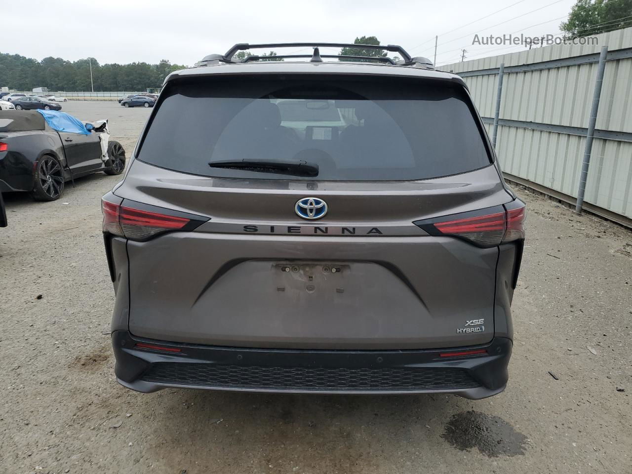 2022 Toyota Sienna Xse Charcoal vin: 5TDXRKEC1NS106769