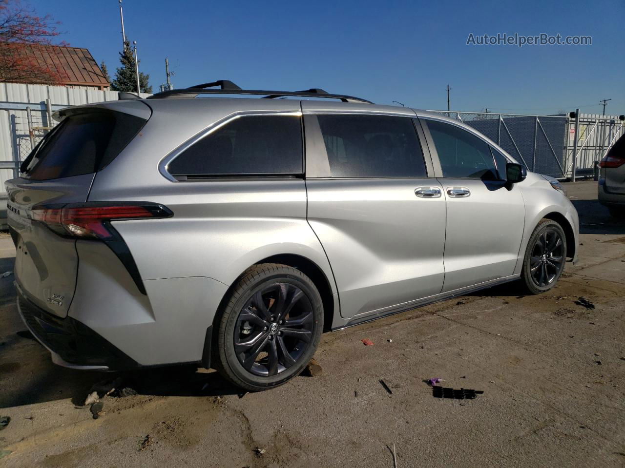 2022 Toyota Sienna Xse Silver vin: 5TDXRKECXNS132397