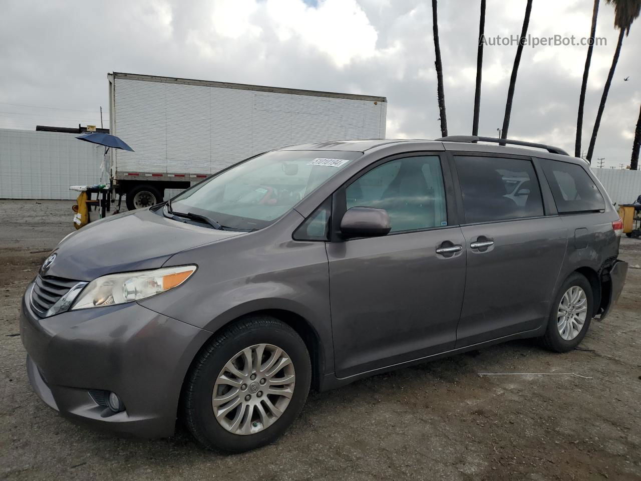 2014 Toyota Sienna Xle Серый vin: 5TDYK3DC0ES415665