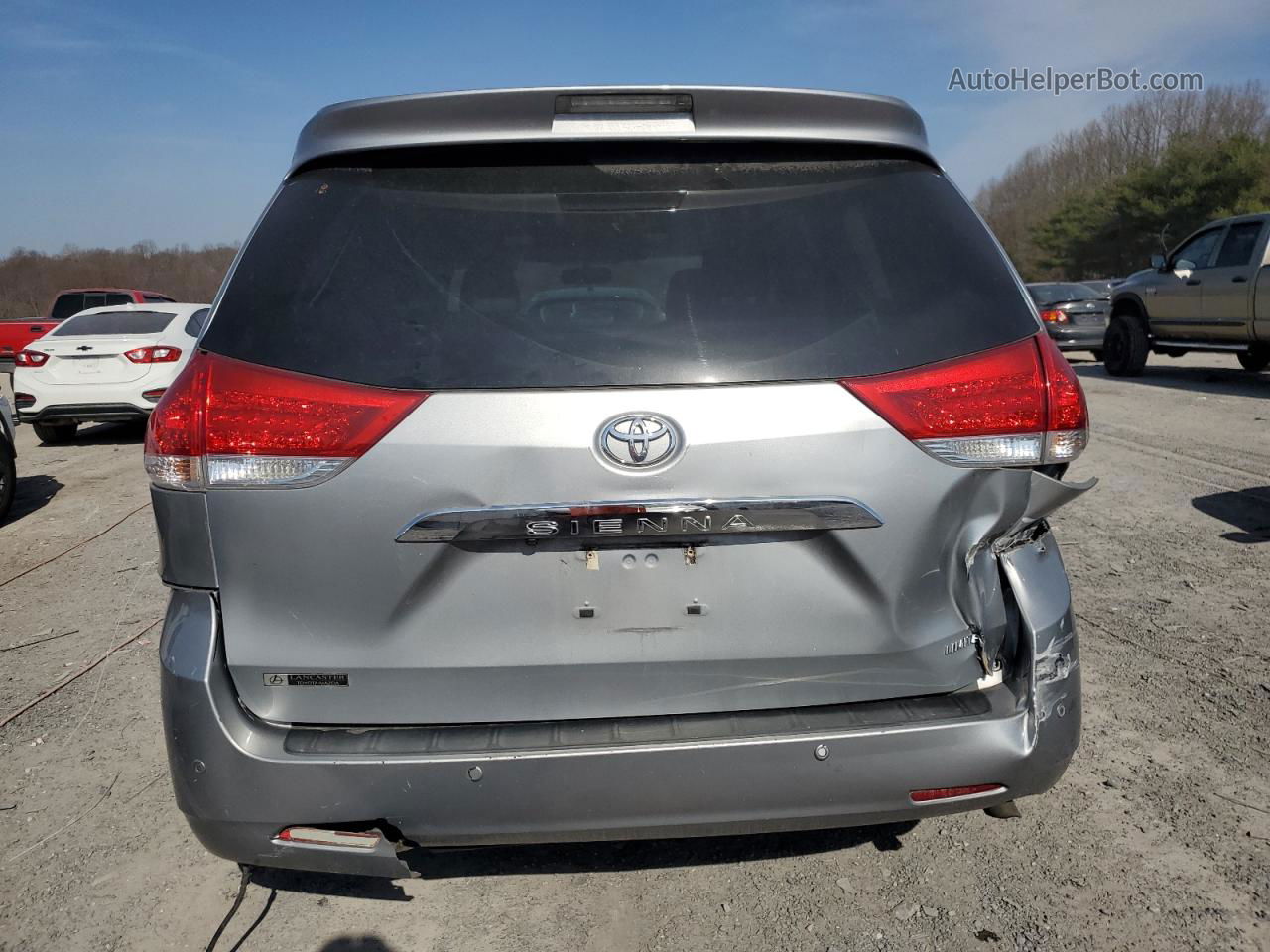 2014 Toyota Sienna Xle Silver vin: 5TDYK3DC0ES521307