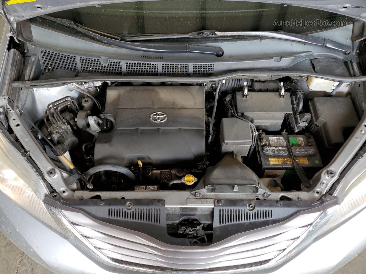 2015 Toyota Sienna Xle Серый vin: 5TDYK3DC1FS662114