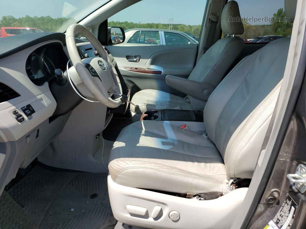 2014 Toyota Sienna Xle Серый vin: 5TDYK3DC4ES446790