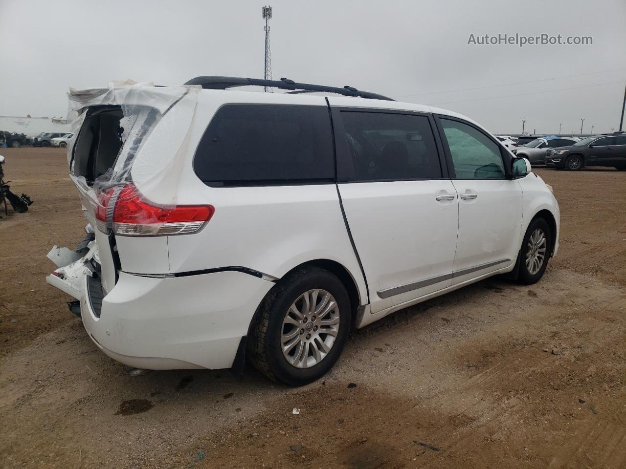 2014 Toyota Sienna Xle White vin: 5TDYK3DC7ES434441