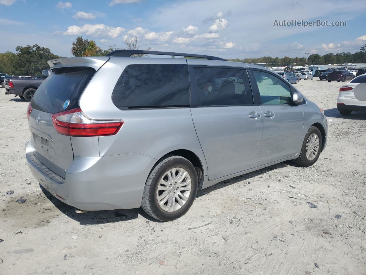 2015 Toyota Sienna Xle Silver vin: 5TDYK3DC8FS630535