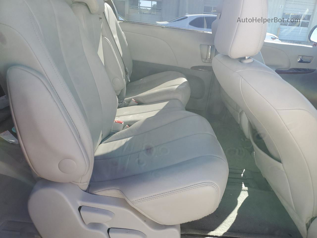 2014 Toyota Sienna Xle Silver vin: 5TDYK3DC9ES445523