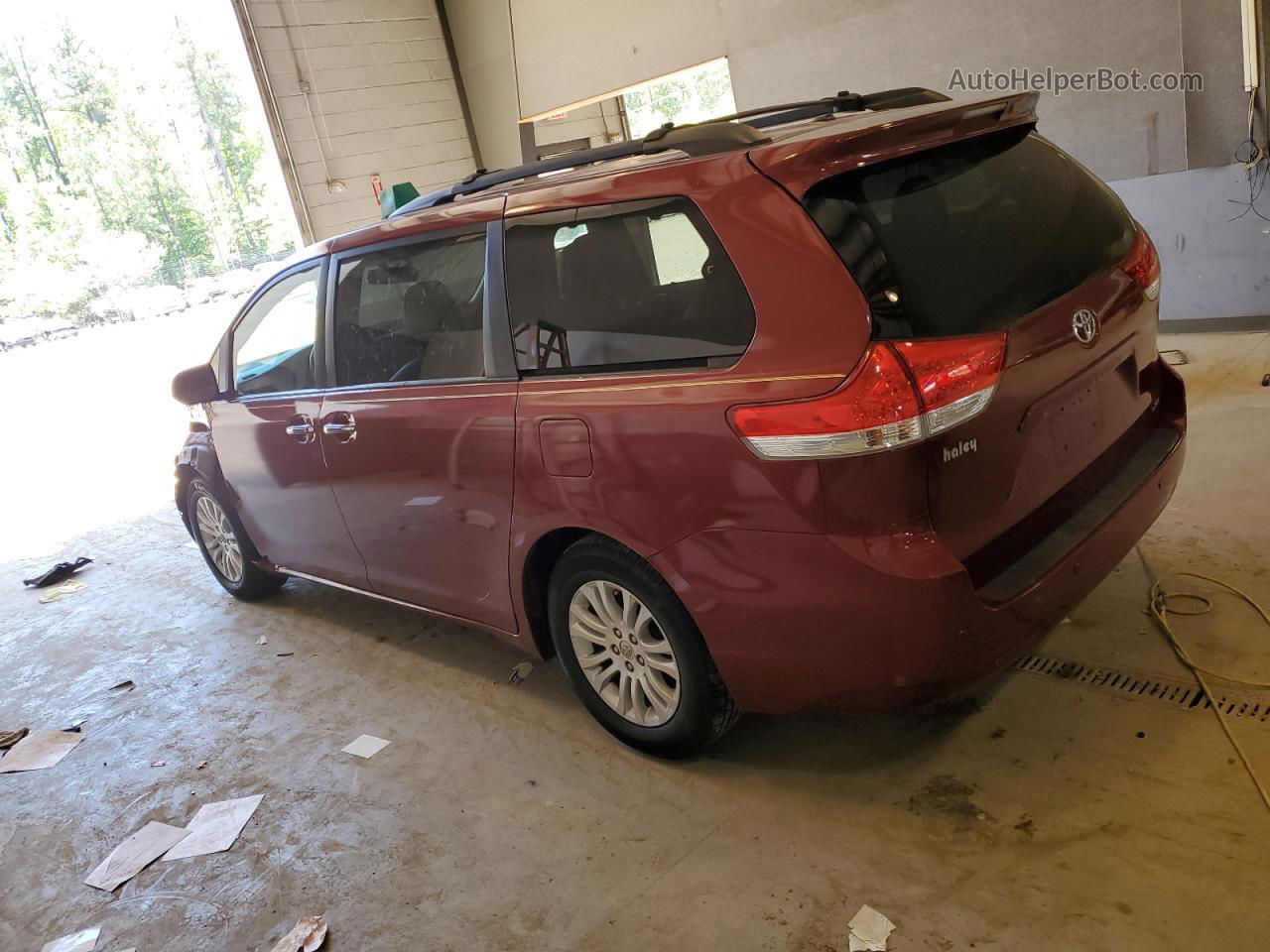 2014 Toyota Sienna Xle Red vin: 5TDYK3DCXES454473