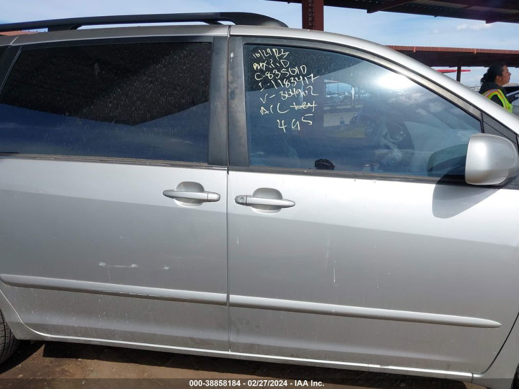 2010 Toyota Sienna Xle Silver vin: 5TDYK4CC1AS304902