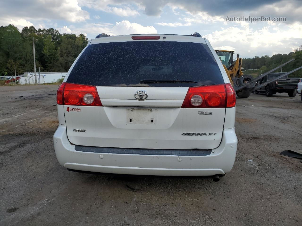 2010 Toyota Sienna Xle White vin: 5TDYK4CC7AS316116