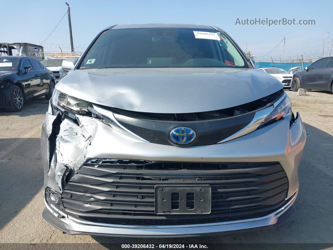 2022 Toyota Sienna Xle Серебряный vin: 5TDYRKEC2NS132012