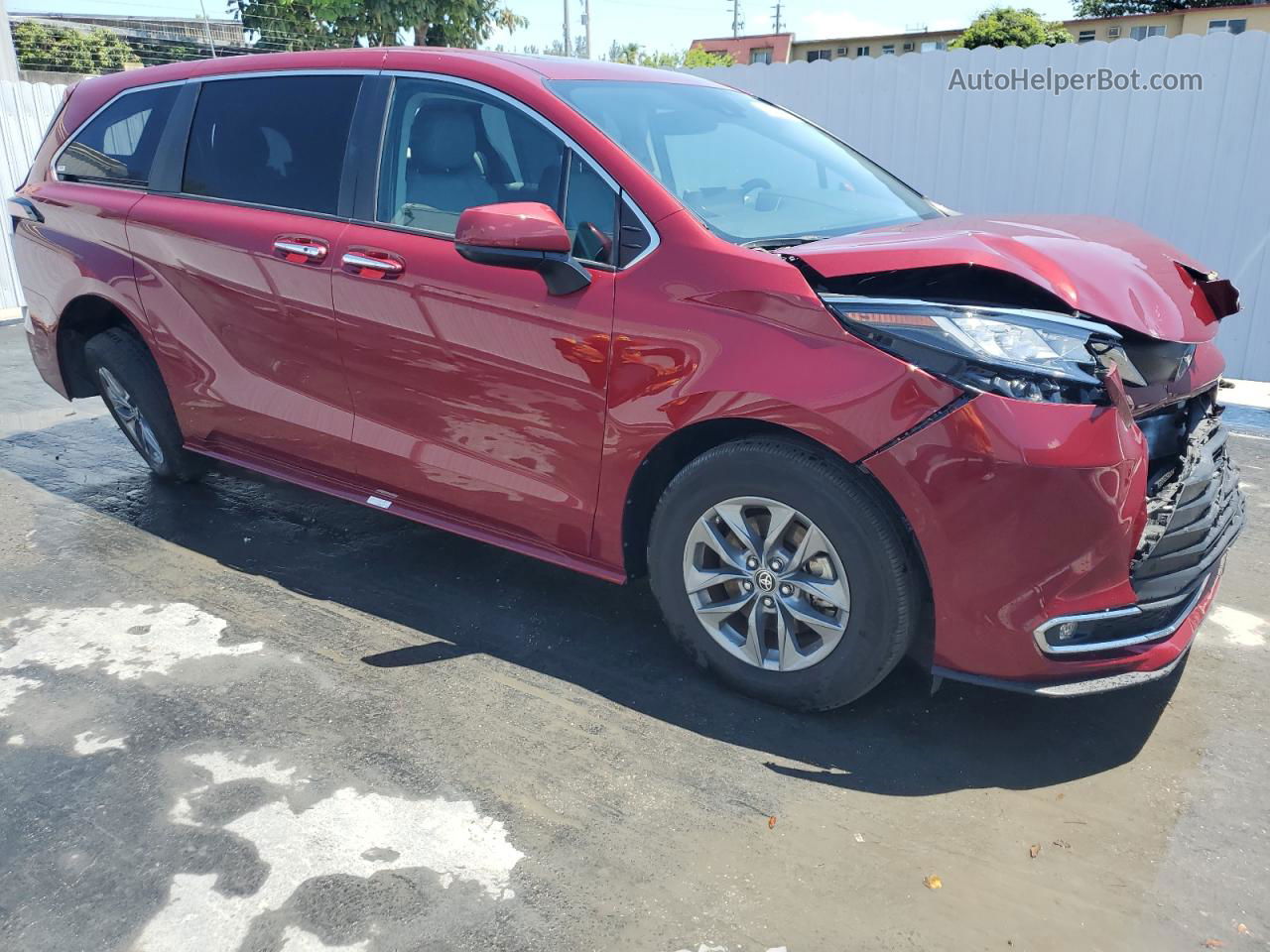 2022 Toyota Sienna Xle Maroon vin: 5TDYRKEC4NS131153