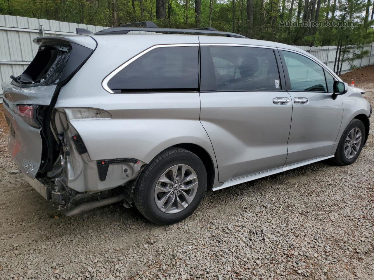 2022 Toyota Sienna Xle Silver vin: 5TDYRKEC5NS075031