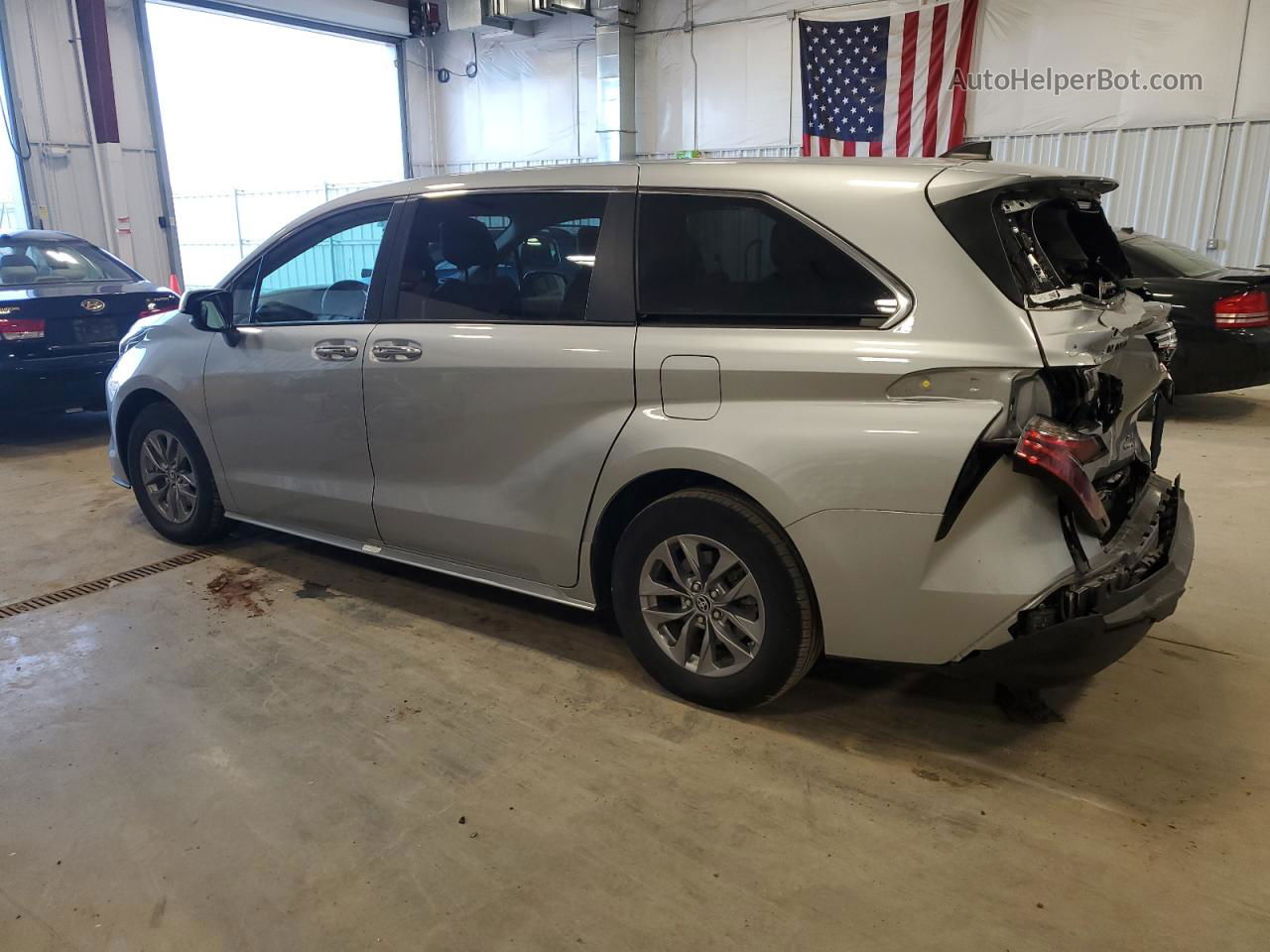 2022 Toyota Sienna Xle Silver vin: 5TDYRKEC8NS083771