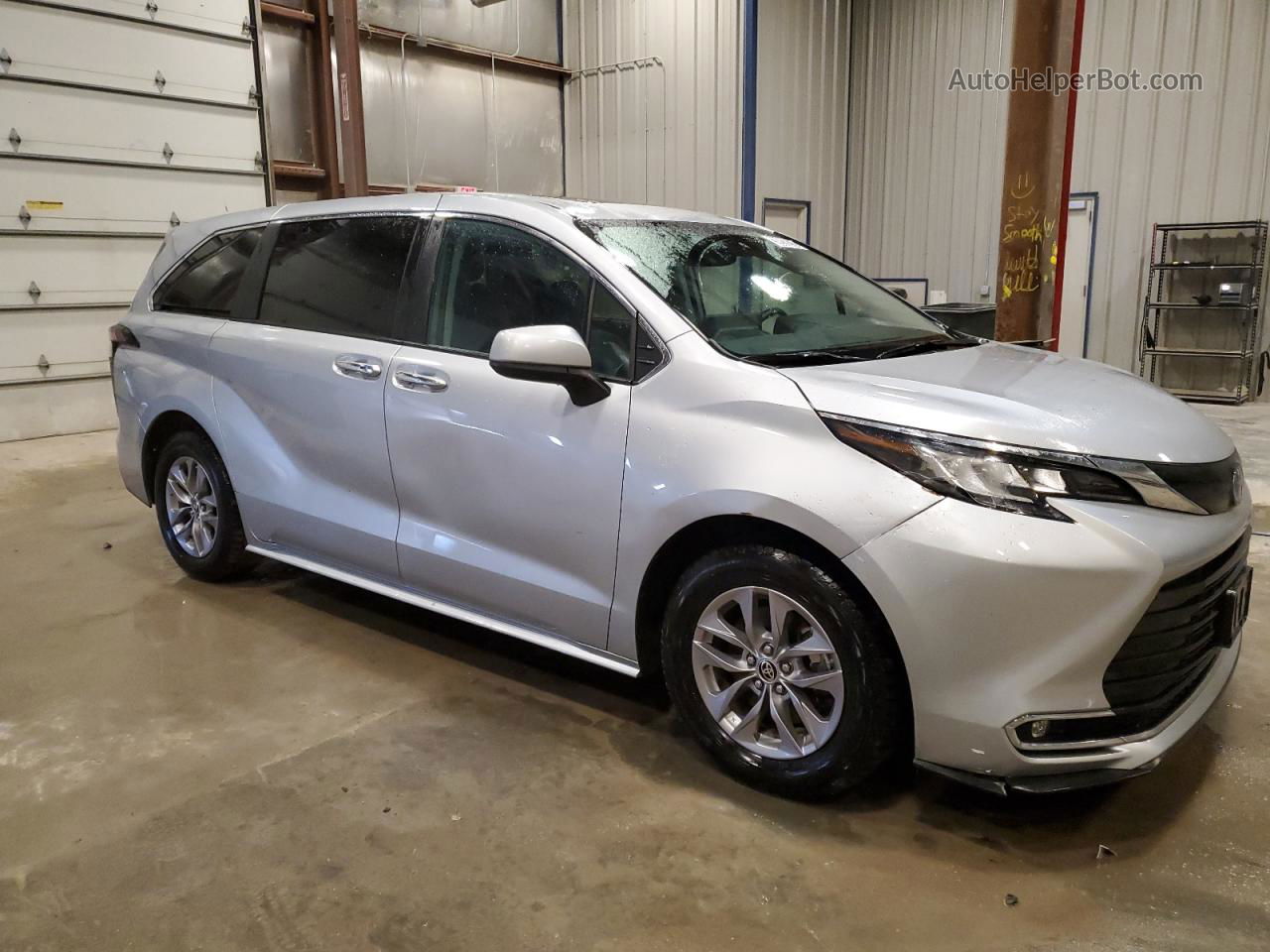 2022 Toyota Sienna Xle Silver vin: 5TDYSKFC3NS056383