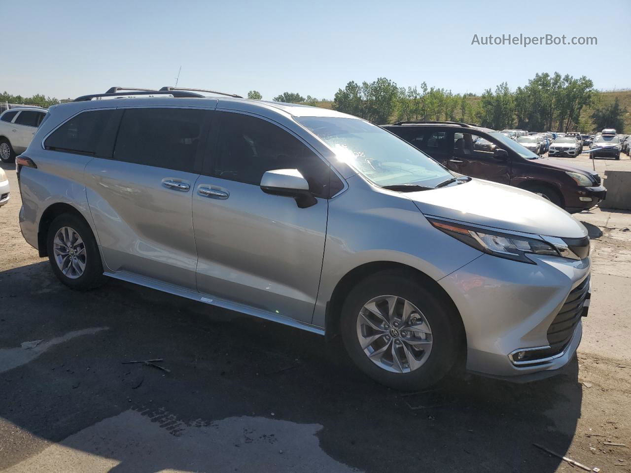 2022 Toyota Sienna Xle Silver vin: 5TDYSKFC4NS050981