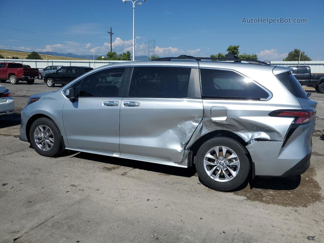 2022 Toyota Sienna Xle Silver vin: 5TDYSKFC4NS050981