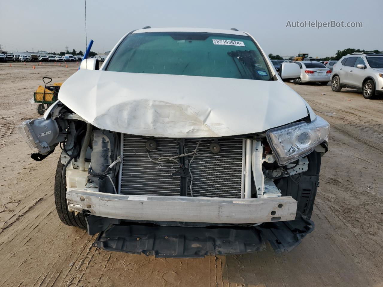 2011 Toyota Highlander Base White vin: 5TDZA3EH4BS009935