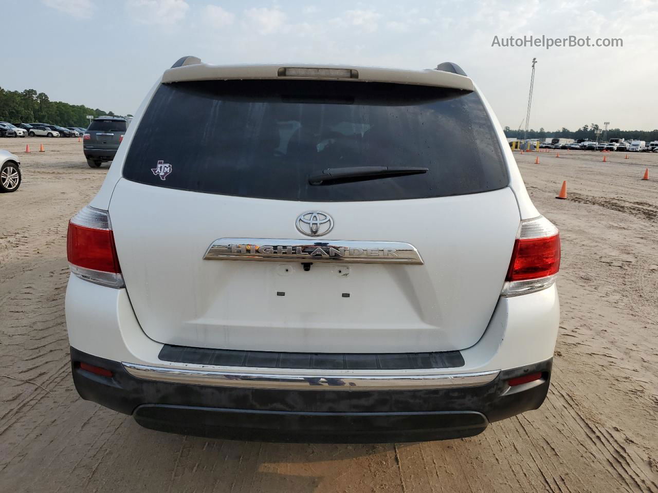 2011 Toyota Highlander Base White vin: 5TDZA3EH4BS009935