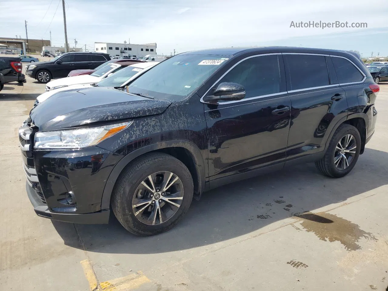 2019 Toyota Highlander Le Black vin: 5TDZARFH2KS048217