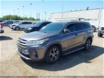 2019 Toyota Highlander Le Gray vin: 5TDZARFH7KS047743