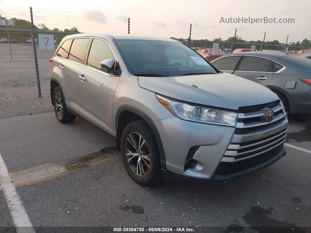 2019 Toyota Highlander Le Silver vin: 5TDZARFH7KS054899