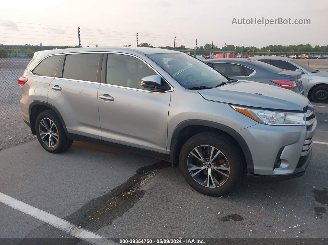 2019 Toyota Highlander Le Серебряный vin: 5TDZARFH7KS054899