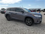 2019 Toyota Highlander Le Gray vin: 5TDZARFH8KS060551