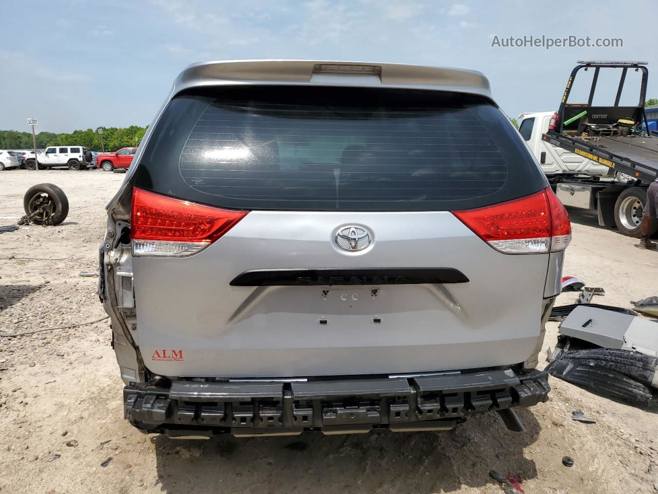 2014 Toyota Sienna  Silver vin: 5TDZK3DC1ES472087