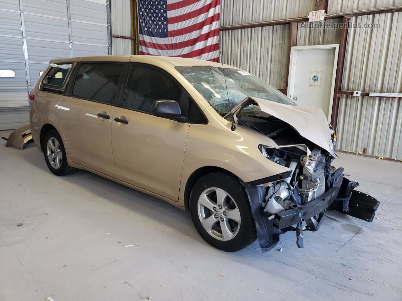 2014 Toyota Sienna  Gold vin: 5TDZK3DC2ES523614