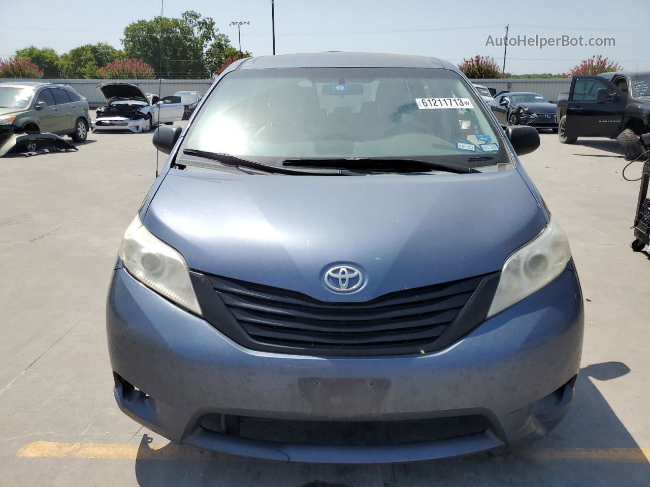 2014 Toyota Sienna  Blue vin: 5TDZK3DC9ES493527