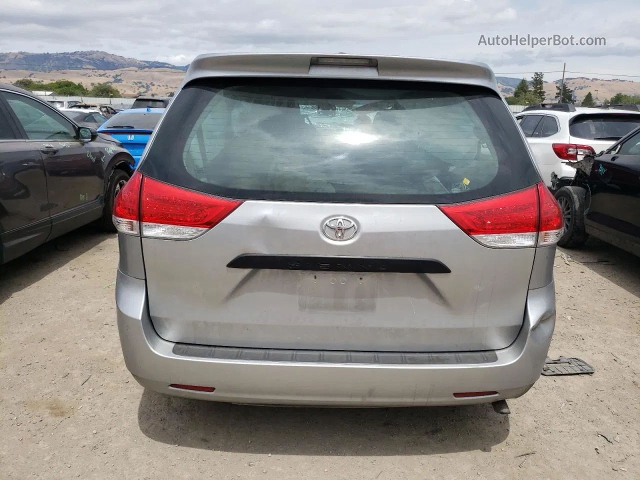 2014 Toyota Sienna  Silver vin: 5TDZK3DCXES473965