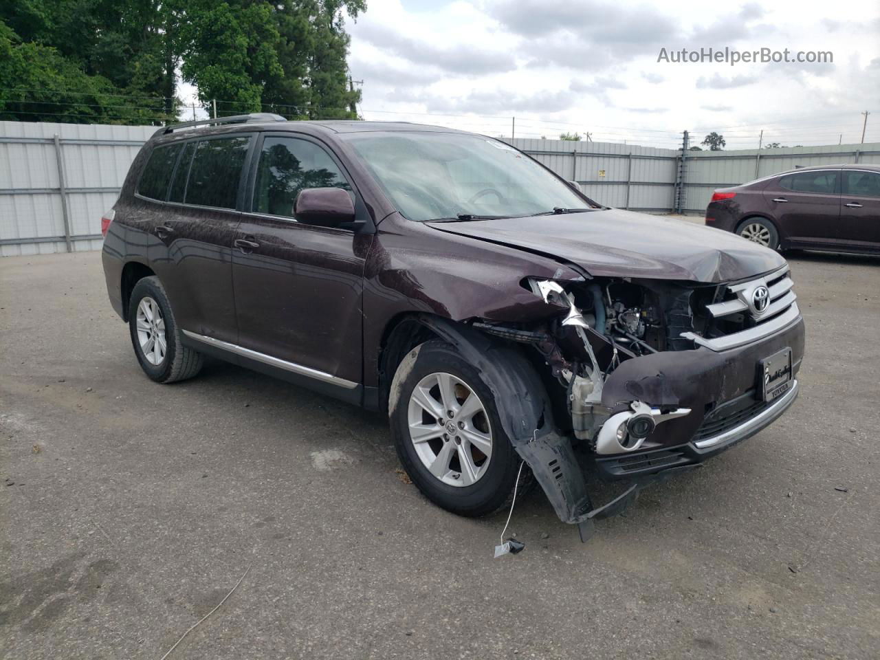 2011 Toyota Highlander Base Maroon vin: 5TDZK3EH1BS026009