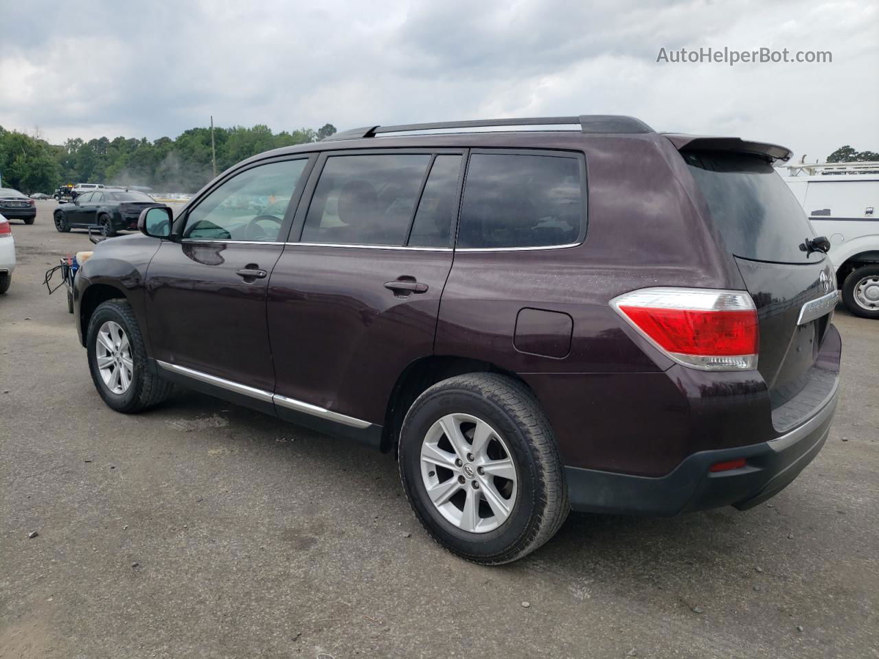 2011 Toyota Highlander Base Maroon vin: 5TDZK3EH1BS026009