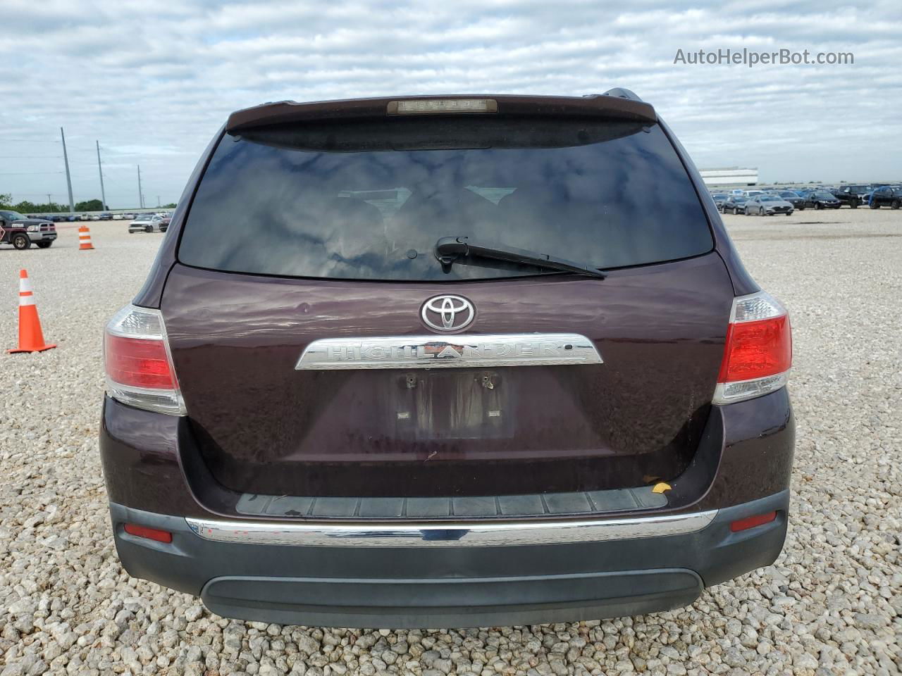 2011 Toyota Highlander Base Burgundy vin: 5TDZK3EH8BS025830