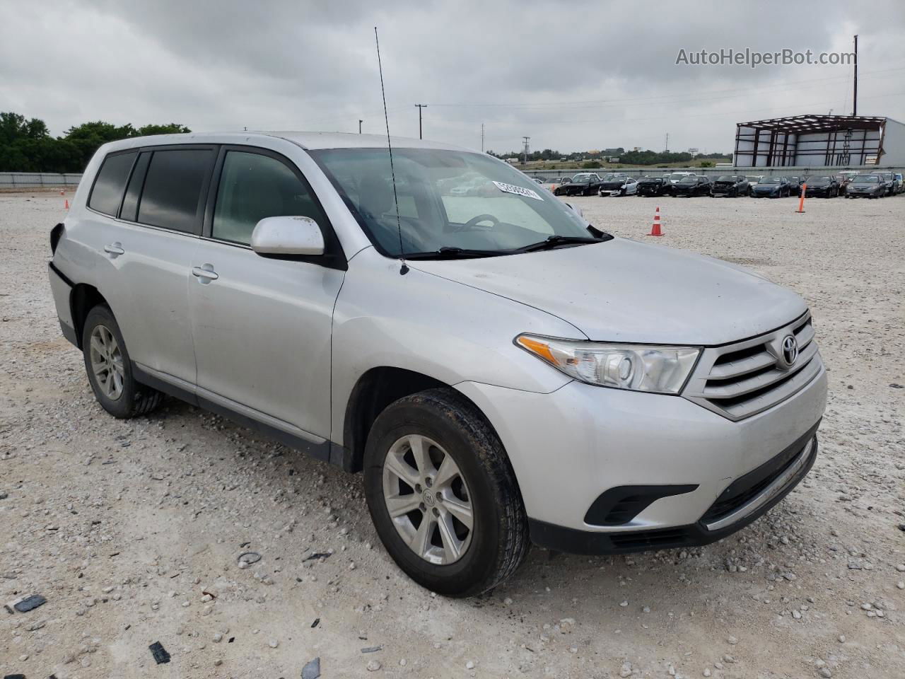 2011 Toyota Highlander Base Silver vin: 5TDZK3EH9BS042703