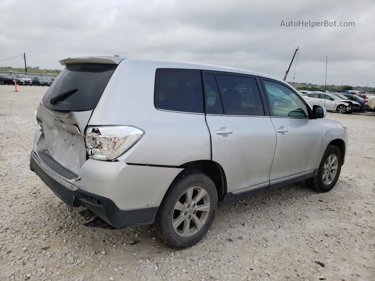 2011 Toyota Highlander Base Silver vin: 5TDZK3EH9BS042703