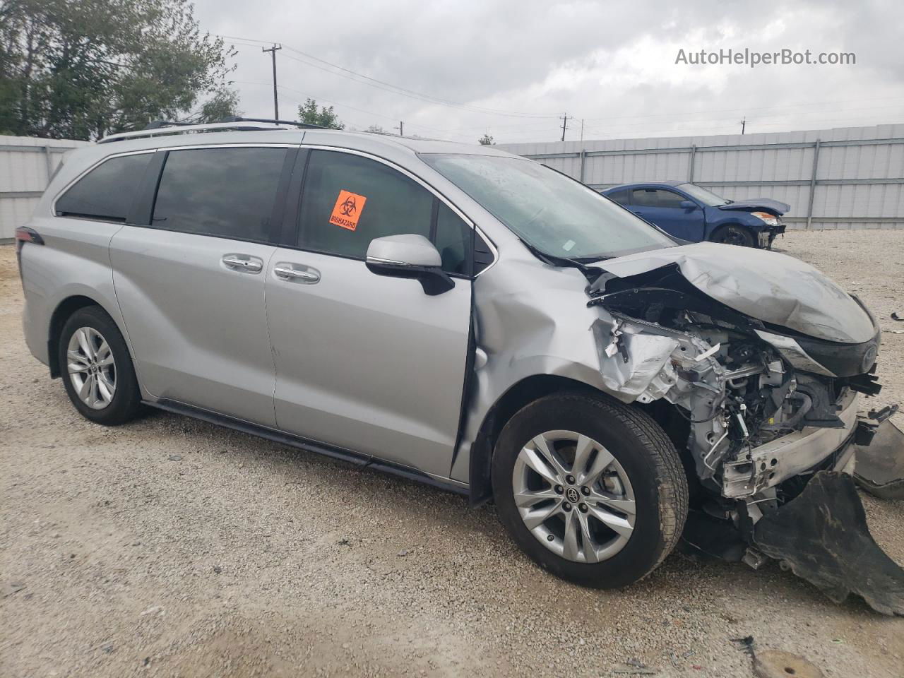 2022 Toyota Sienna Limited Silver vin: 5TDZRKEC1NS127467