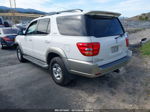 2002 Toyota Sequoia Sr5 V8 White vin: 5TDZT34A22S066679