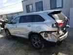 2019 Toyota Highlander Le Серебряный vin: 5TDZZRFH0KS363705