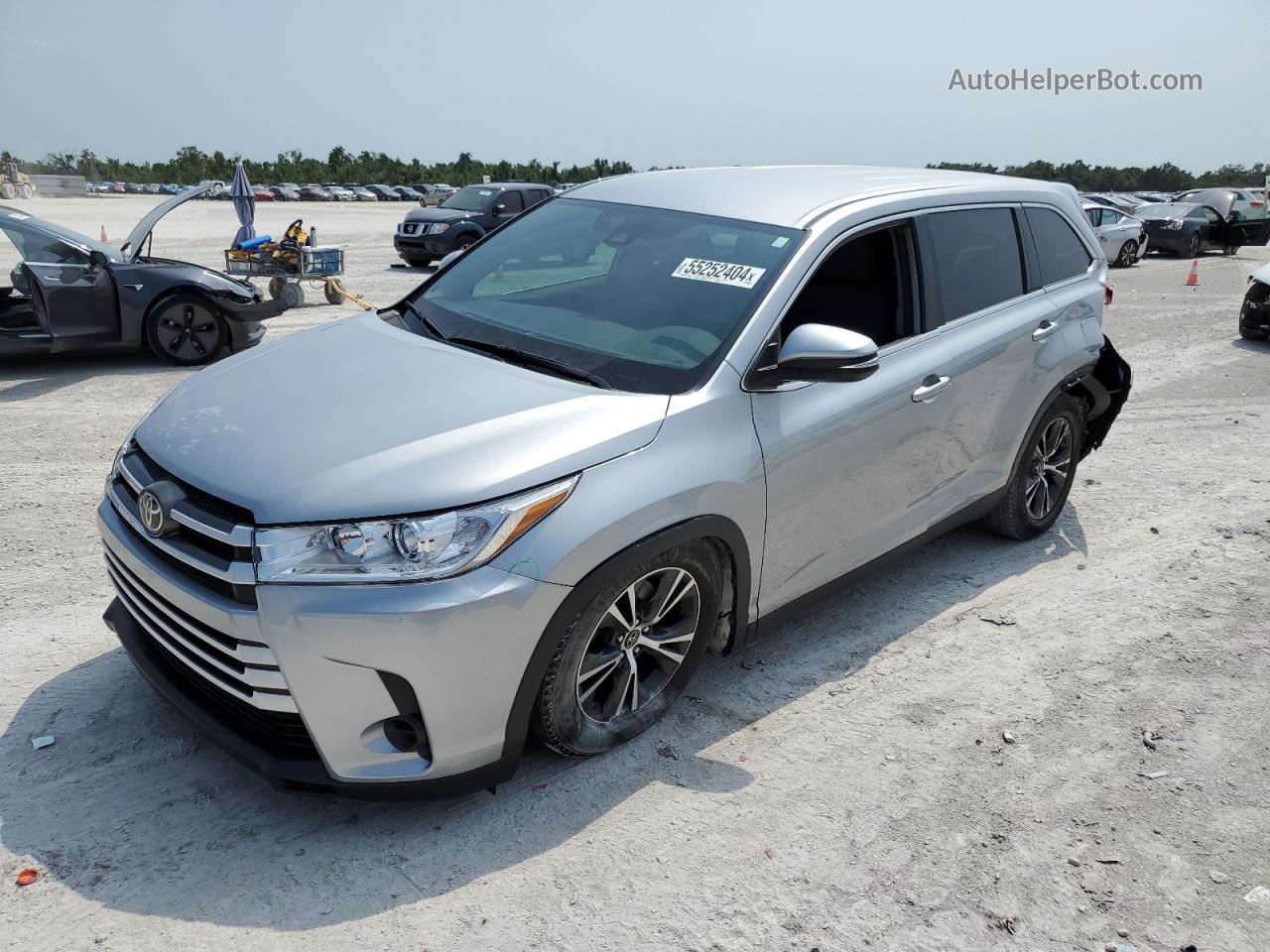 2019 Toyota Highlander Le Серебряный vin: 5TDZZRFH1KS365205