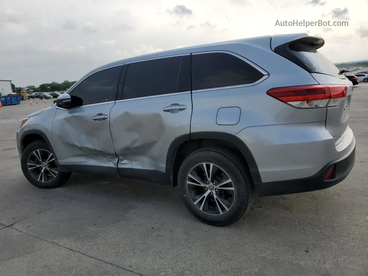 2019 Toyota Highlander Le Silver vin: 5TDZZRFH5KS368687