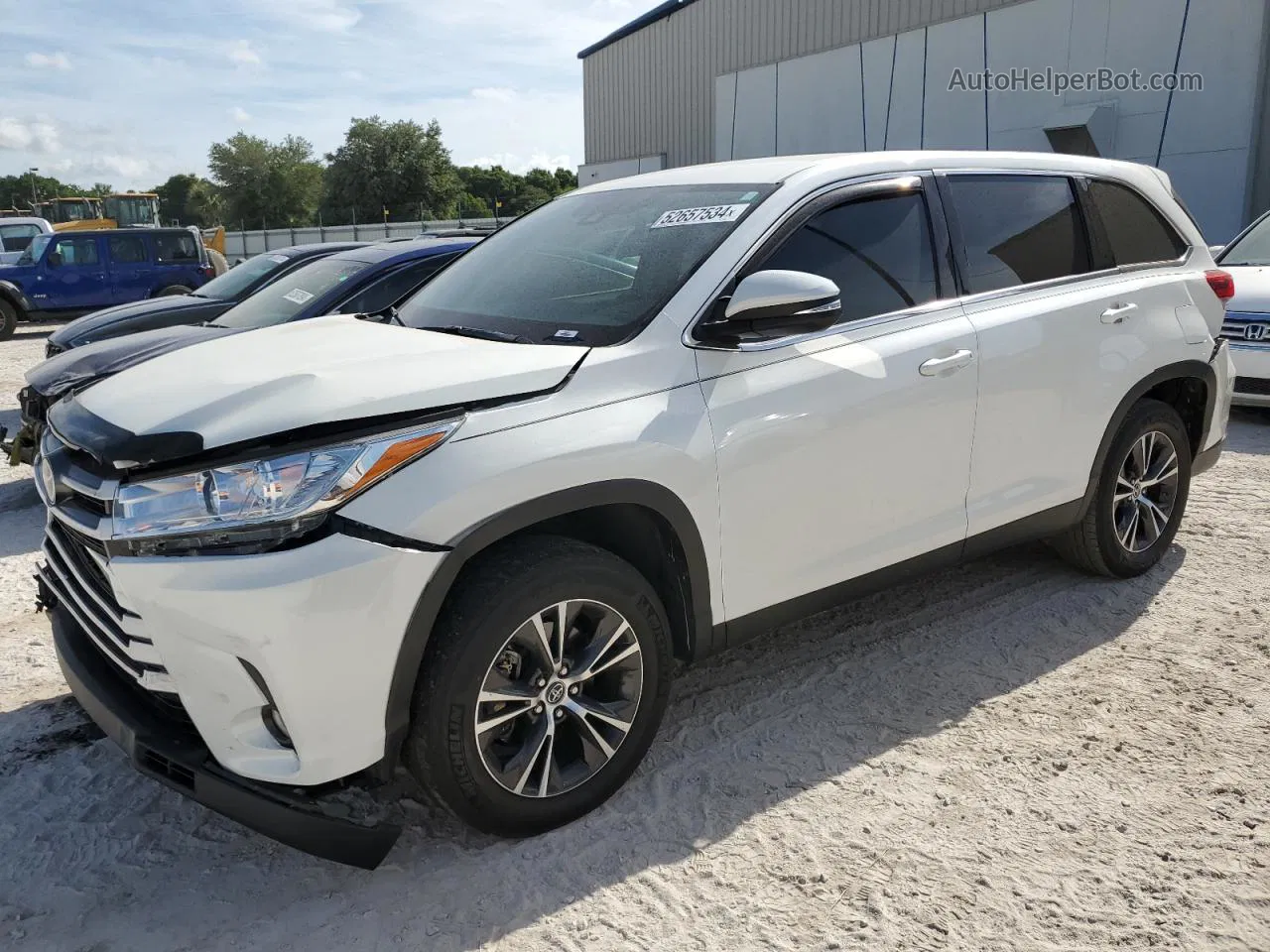 2019 Toyota Highlander Le White vin: 5TDZZRFHXKS360956